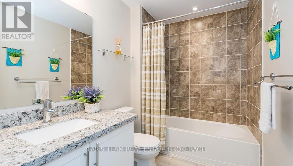 Photo 17 of 210 40 Ferndale Drive S, Barrie ON