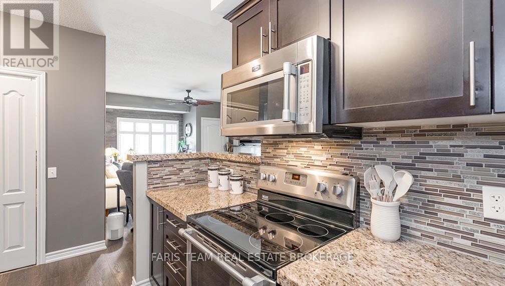 Photo 31 of 210 40 Ferndale Drive S, Barrie ON