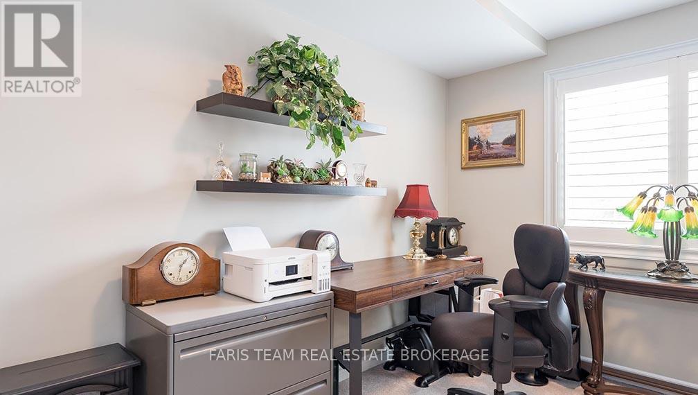 Photo 21 of 210 40 Ferndale Drive S, Barrie ON