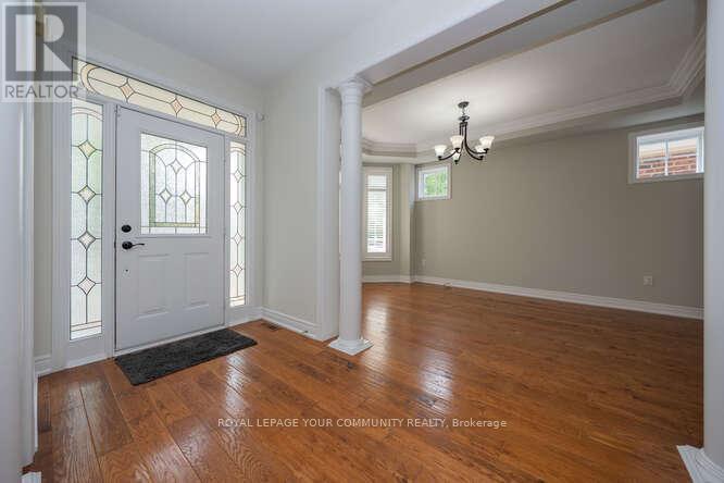 Photo 4 of 10 Harper Hill Road, Markham ON