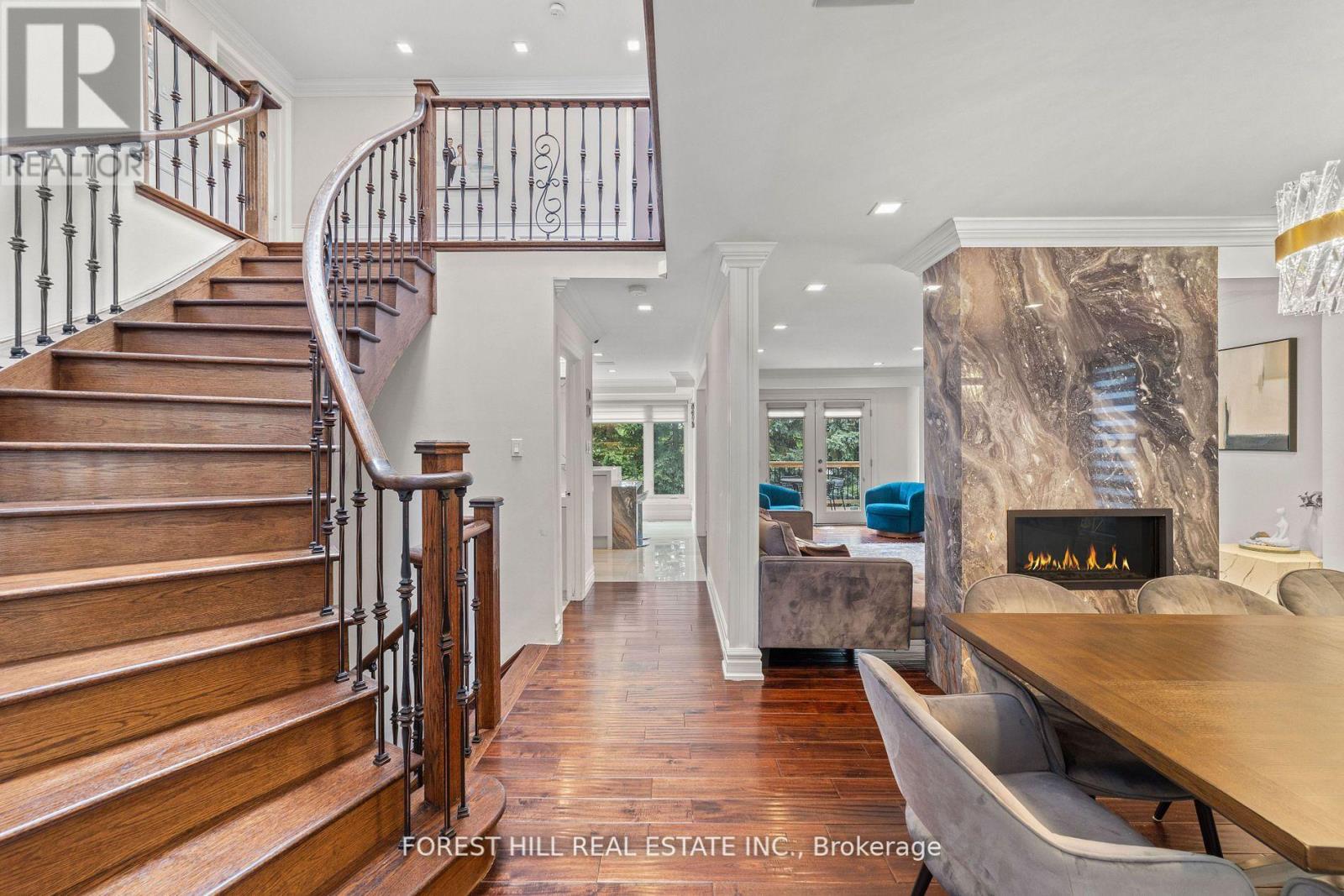 Photo 39 of 107 Old Surrey Lane, Richmond Hill ON
