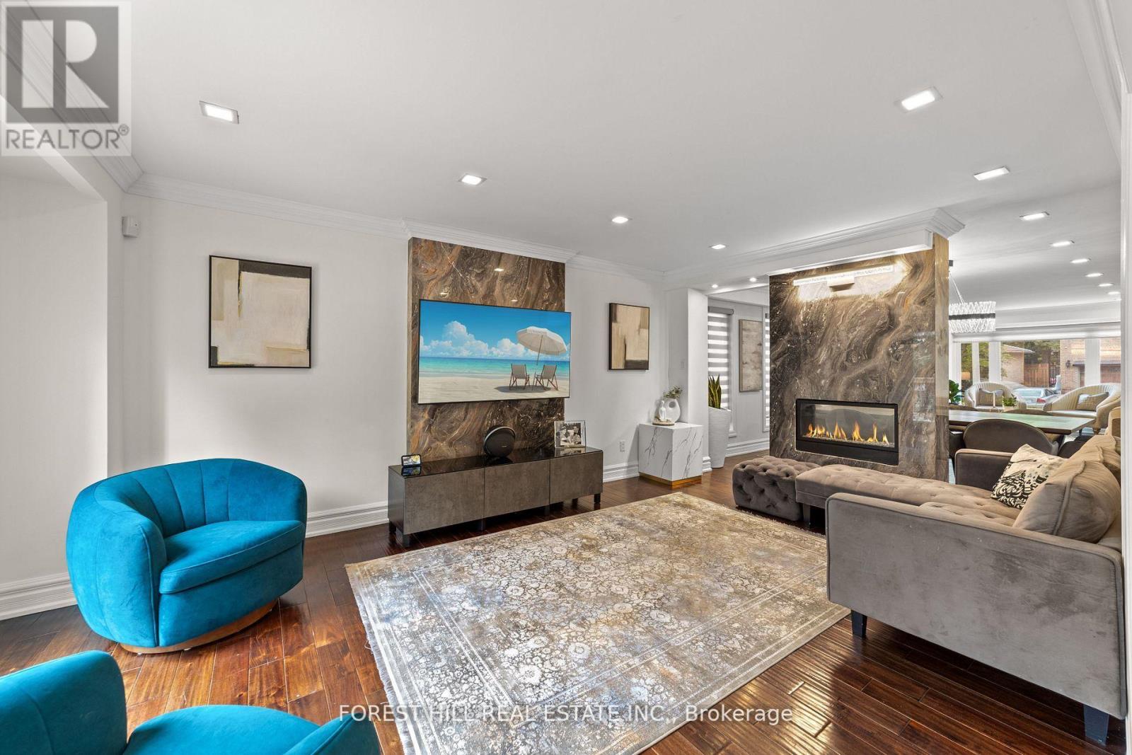 Photo 20 of 107 Old Surrey Lane, Richmond Hill ON