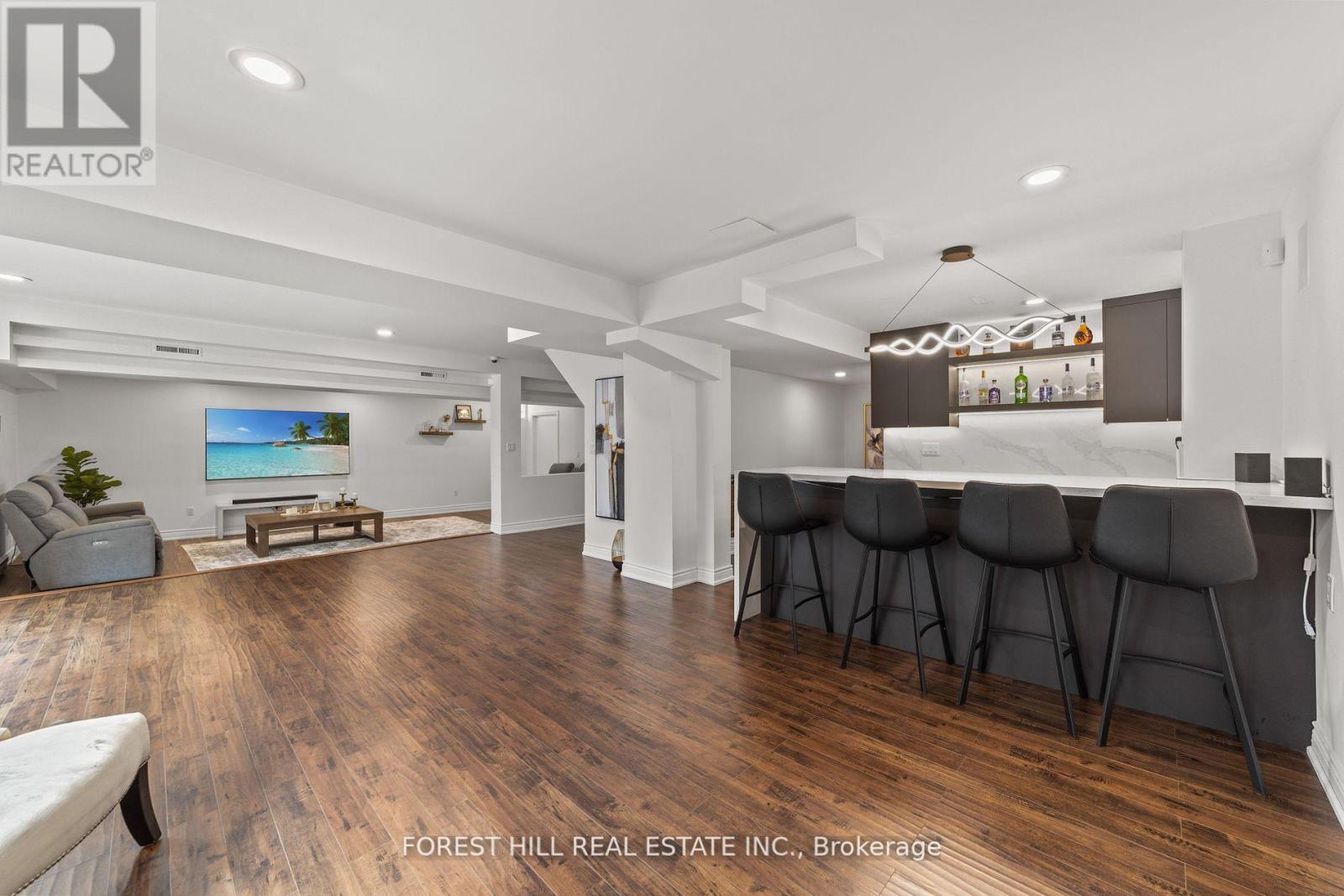 Photo 10 of 107 Old Surrey Lane, Richmond Hill ON