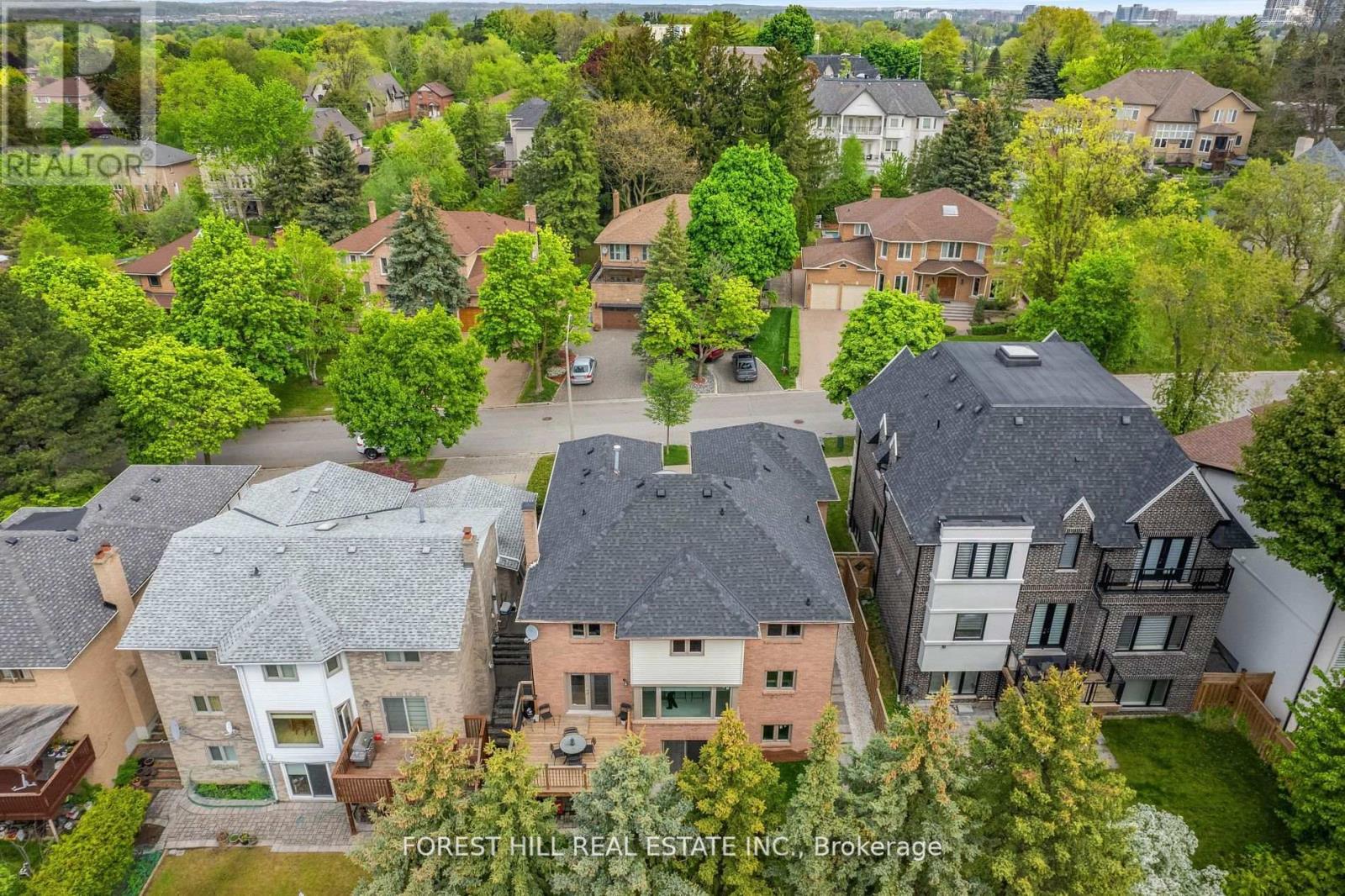 Photo 16 of 107 Old Surrey Lane, Richmond Hill ON