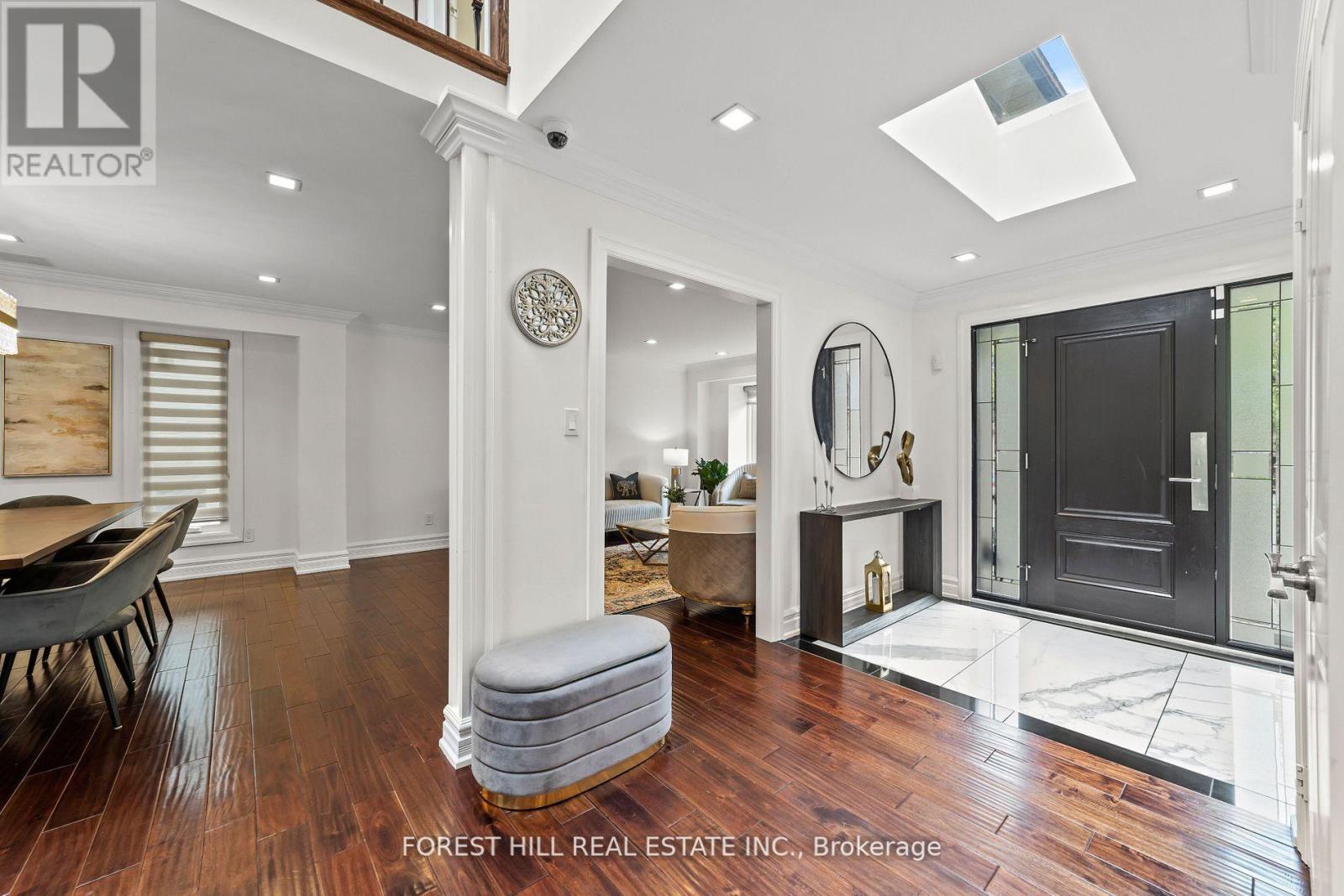 Photo 31 of 107 Old Surrey Lane, Richmond Hill ON