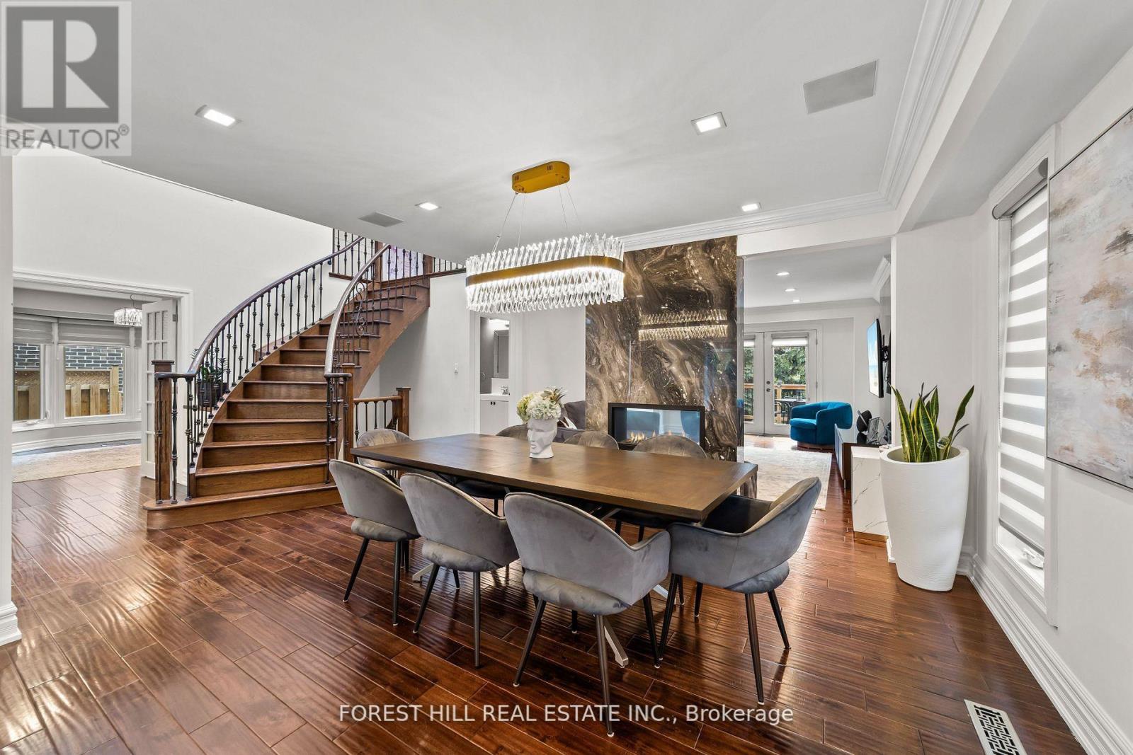 Photo 32 of 107 Old Surrey Lane, Richmond Hill ON