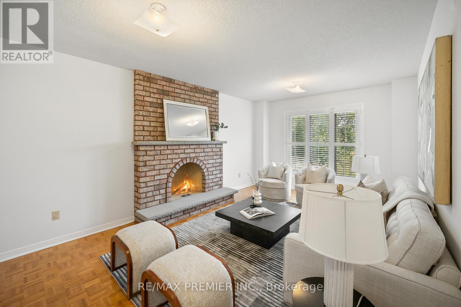 Photo 15 of 258 Mapes Avenue, Vaughan ON