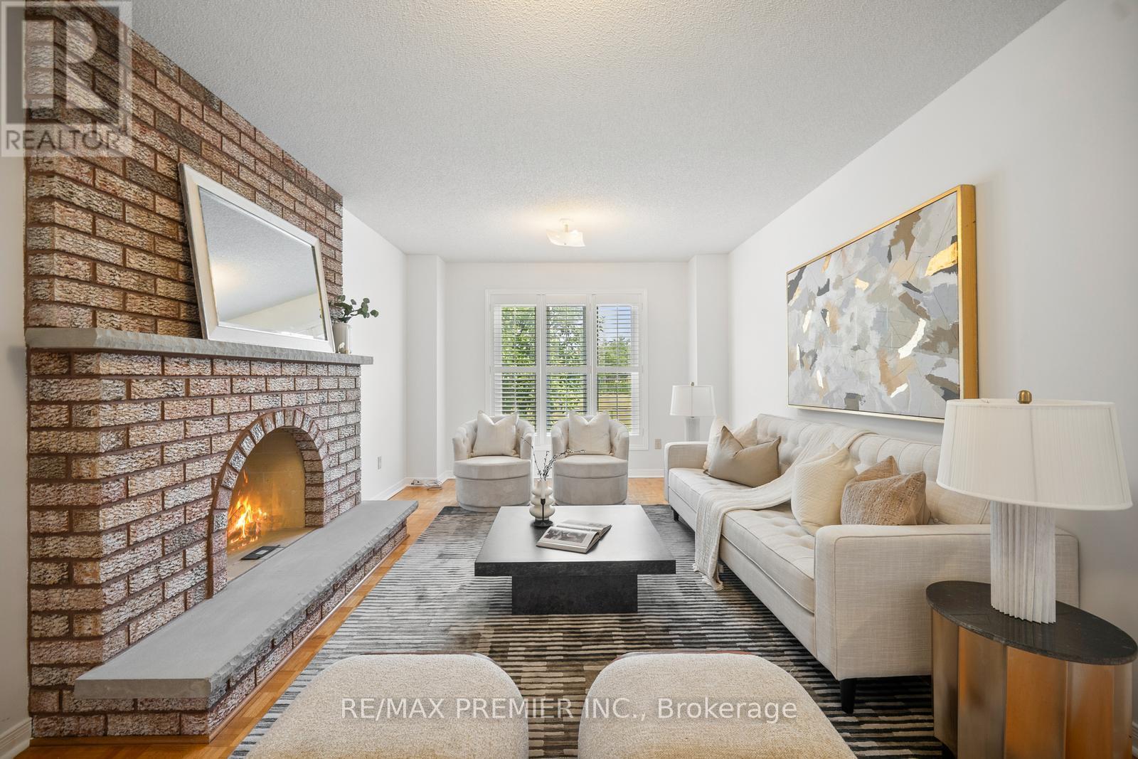 Photo 16 of 258 Mapes Avenue, Vaughan ON