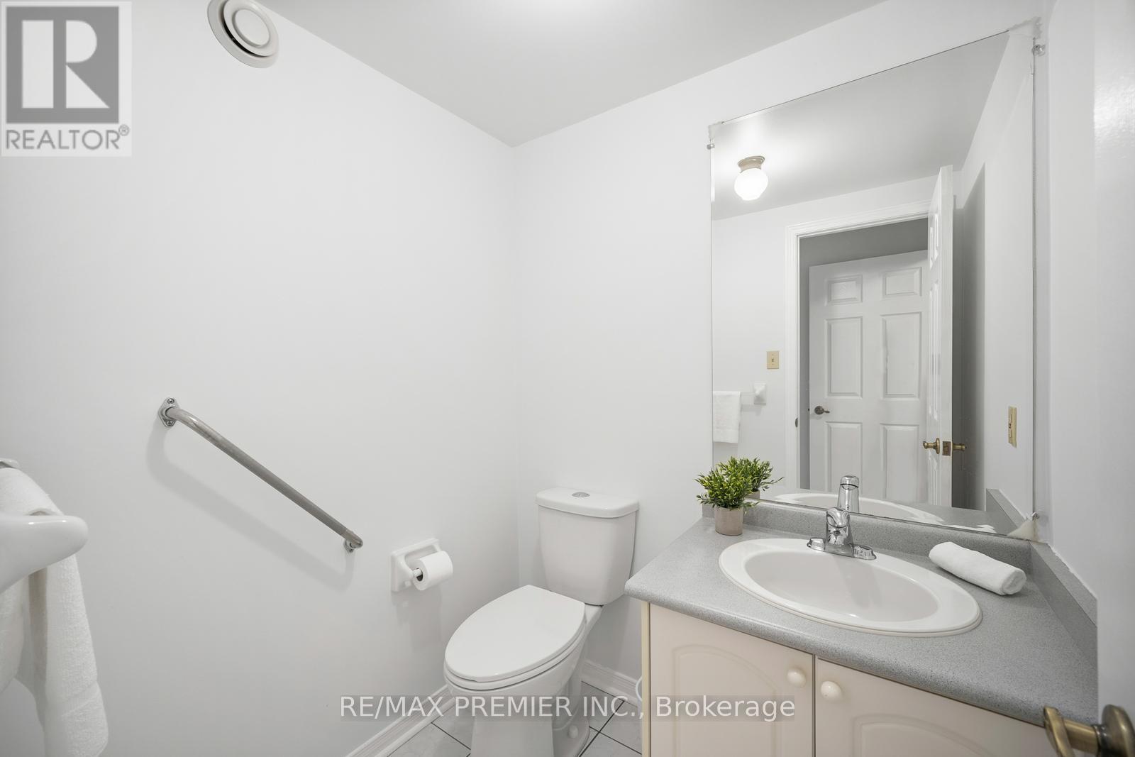 Photo 18 of 258 Mapes Avenue, Vaughan ON