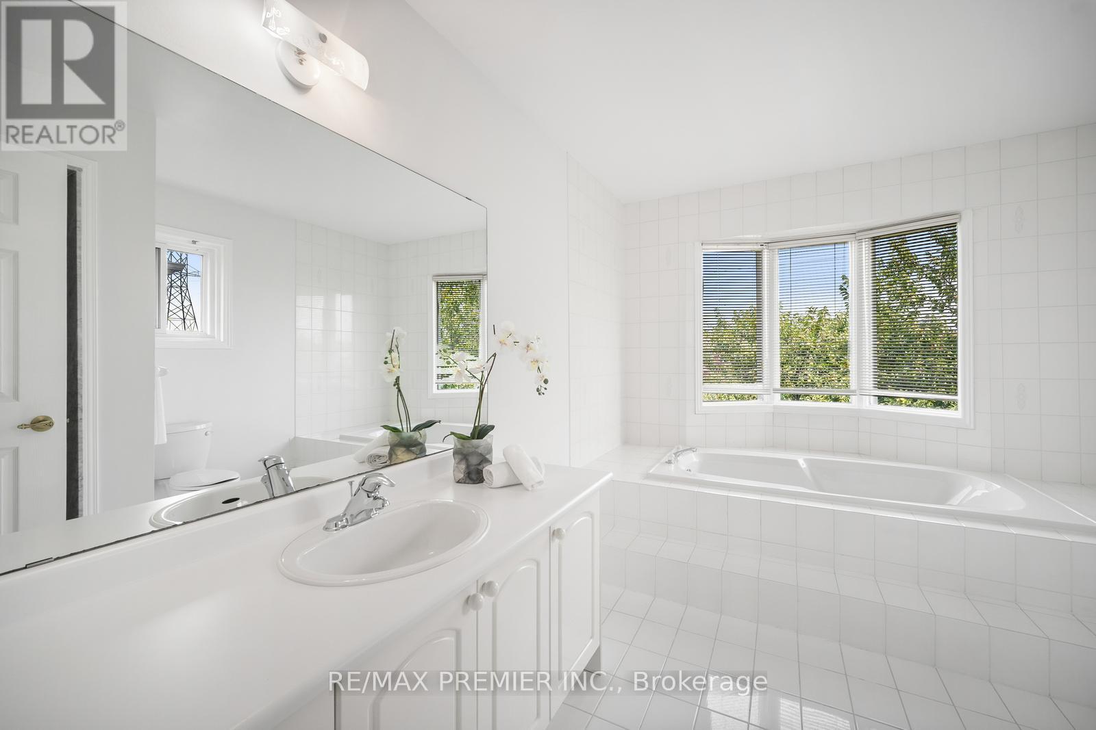 Photo 23 of 258 Mapes Avenue, Vaughan ON