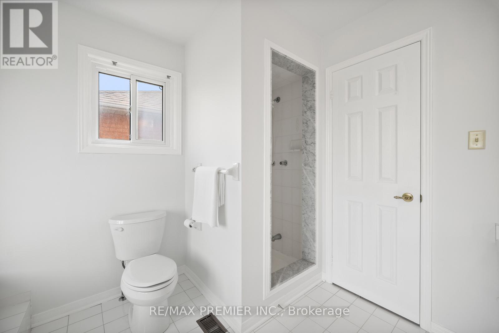 Photo 25 of 258 Mapes Avenue, Vaughan ON