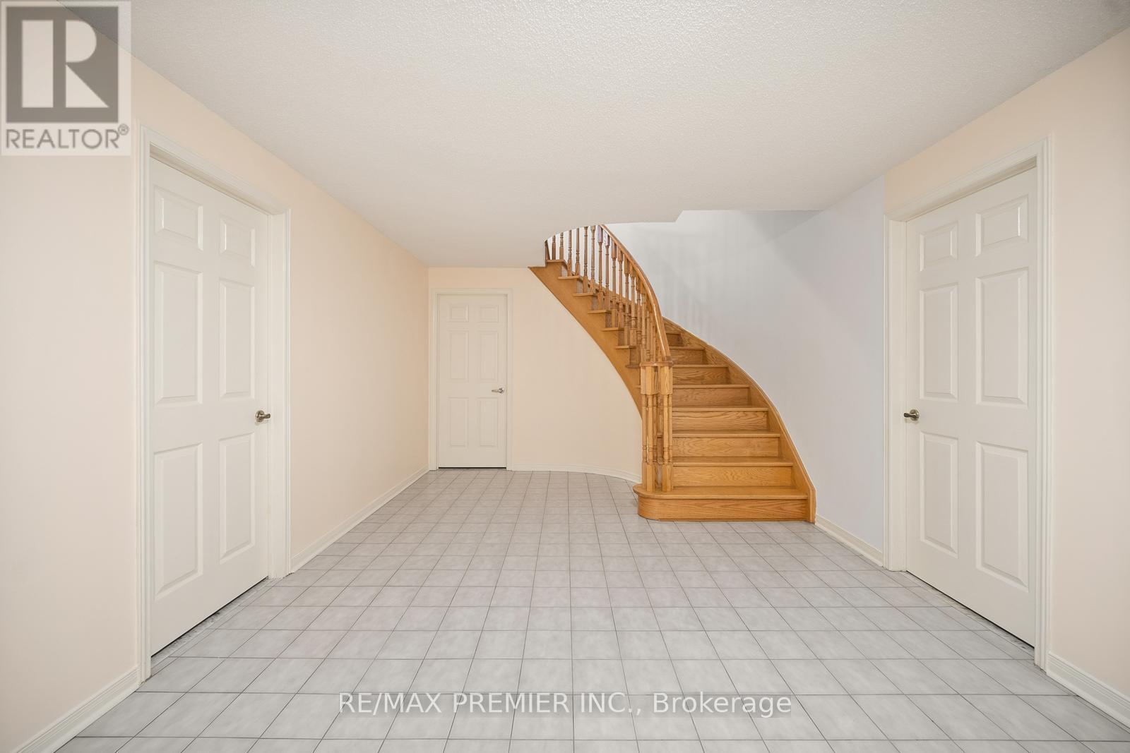 Photo 32 of 258 Mapes Avenue, Vaughan ON