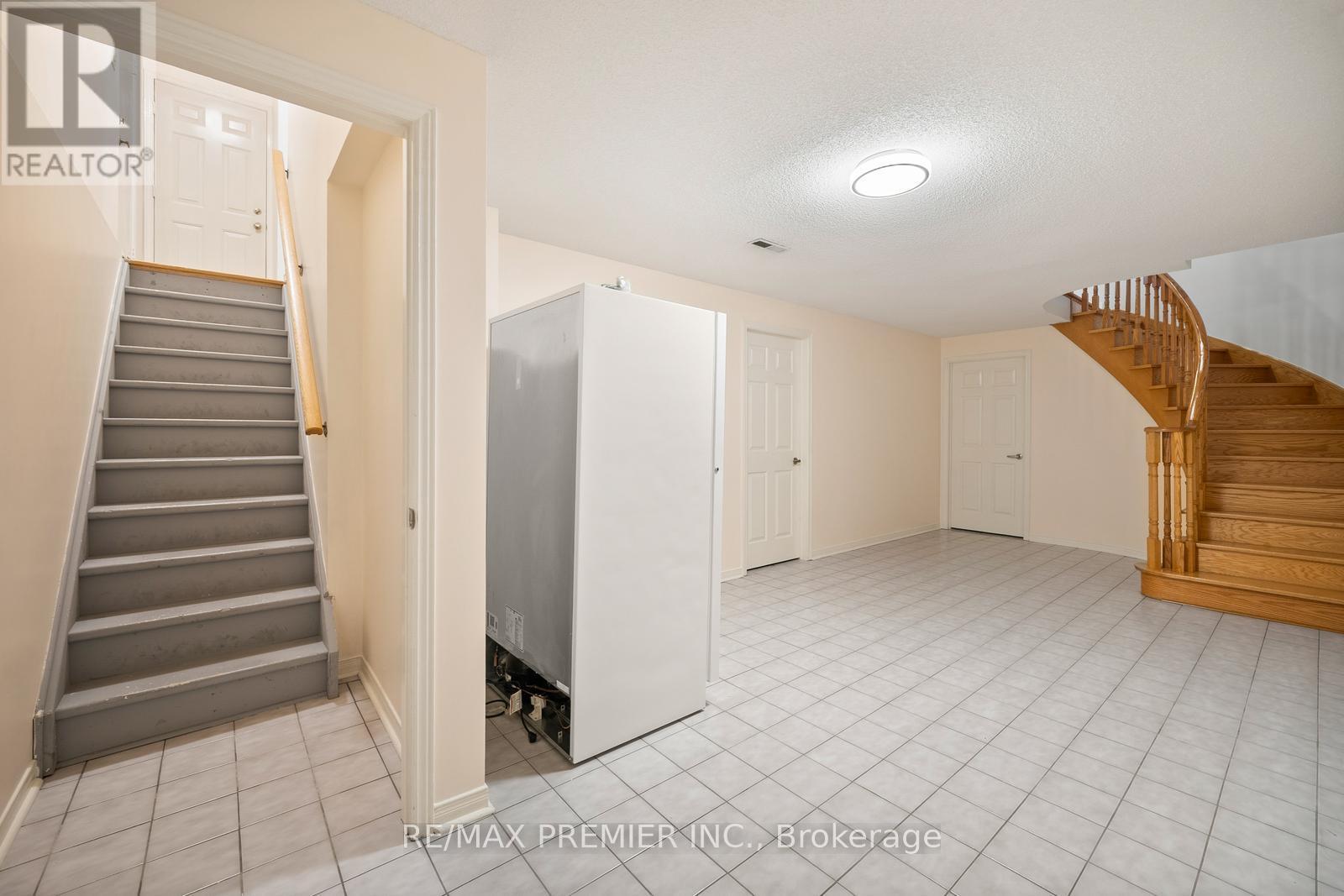 Photo 39 of 258 Mapes Avenue, Vaughan ON