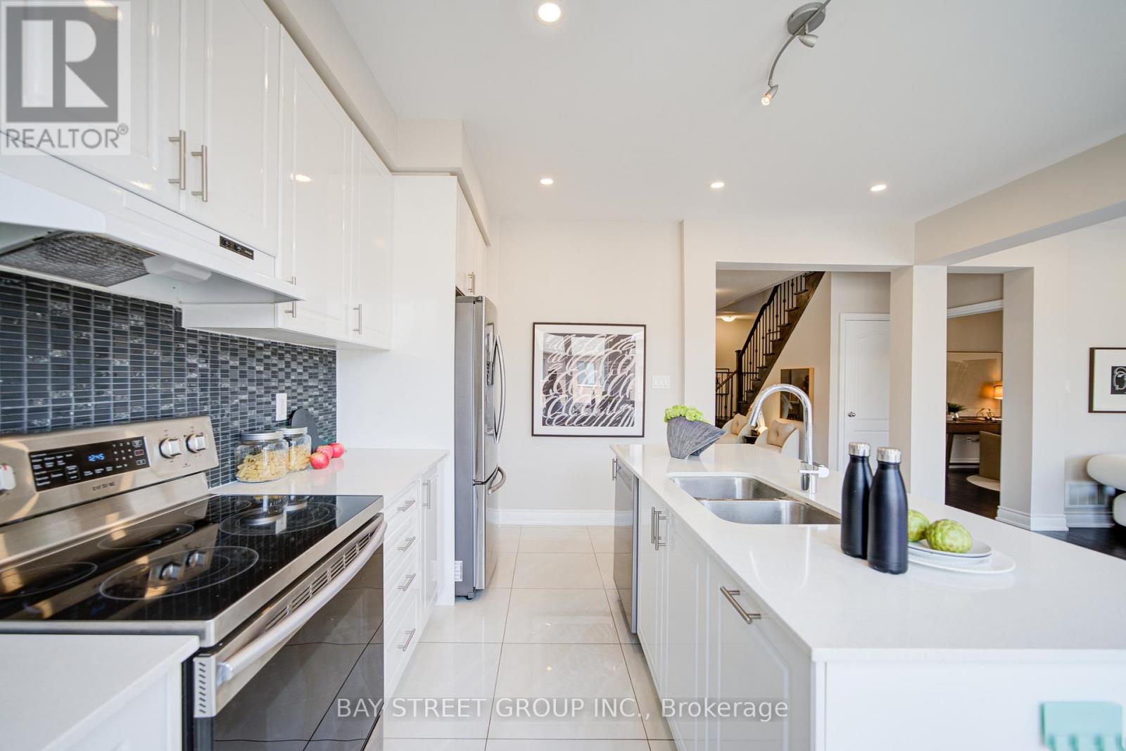 Photo 47 of 7 Yarrow Lane, East Gwillimbury ON