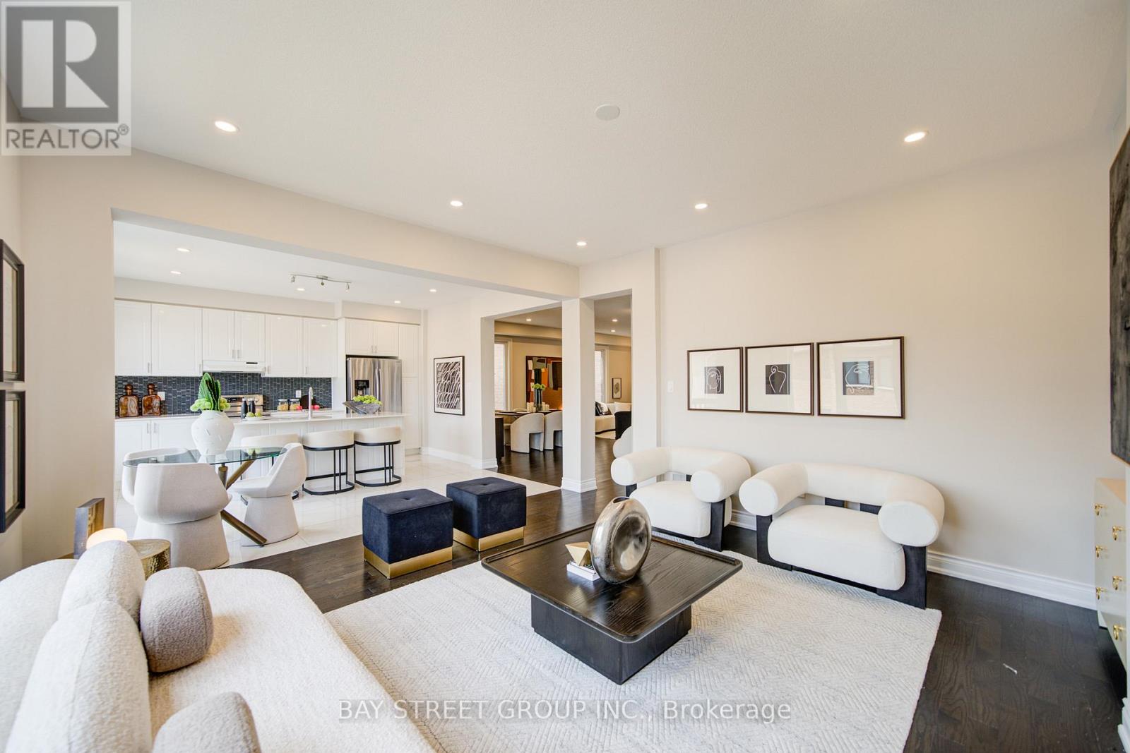 Photo 10 of 7 Yarrow Lane, East Gwillimbury ON