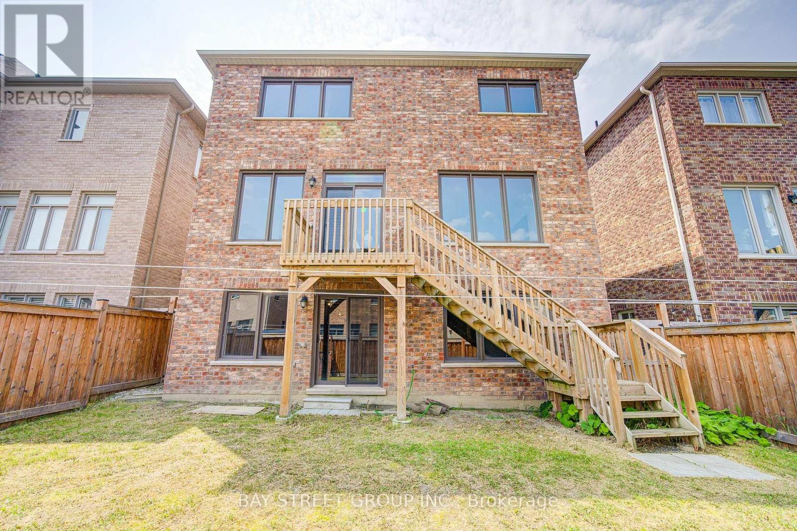 Photo 28 of 7 Yarrow Lane, East Gwillimbury ON