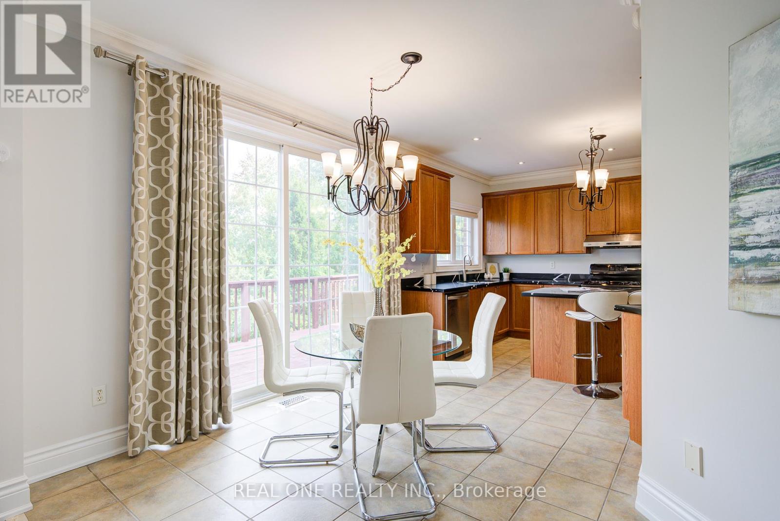 Photo 2 of 21 Moraine Ridge Drive, Richmond Hill ON