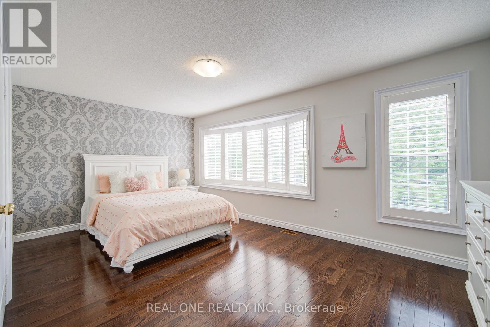 Photo 12 of 21 Moraine Ridge Drive, Richmond Hill ON