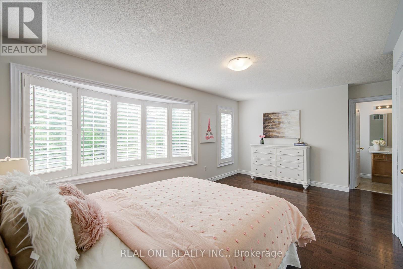 Photo 18 of 21 Moraine Ridge Drive, Richmond Hill ON