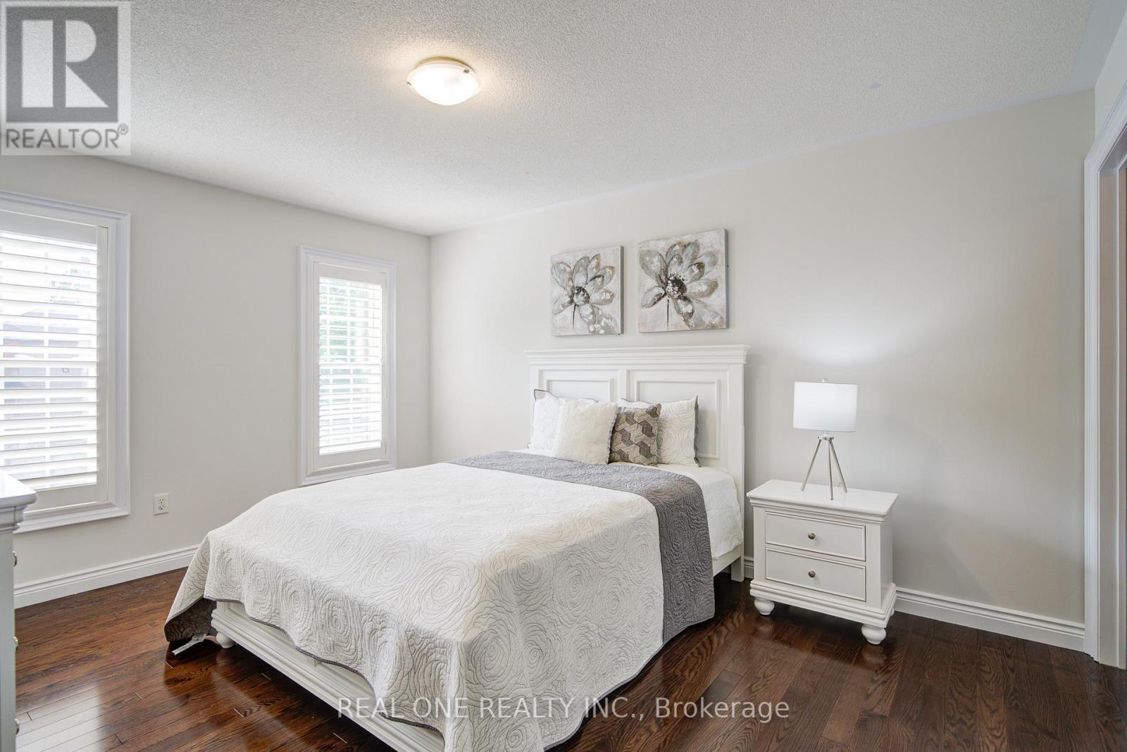 Photo 15 of 21 Moraine Ridge Drive, Richmond Hill ON