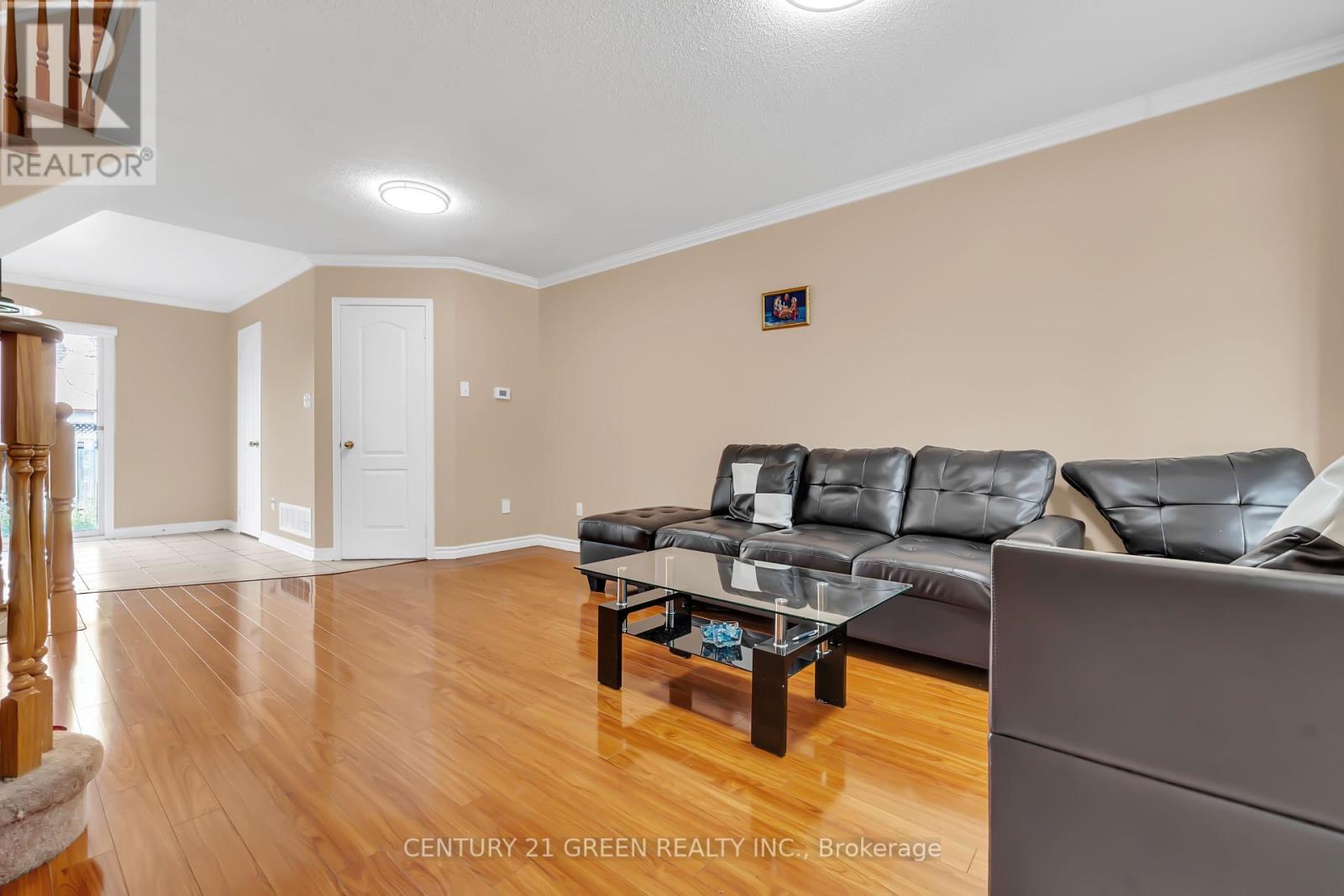 Photo 8 of 9 Flatlands Way, Brampton ON