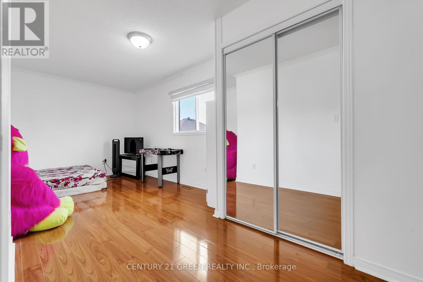 Photo 15 of 9 Flatlands Way, Brampton ON