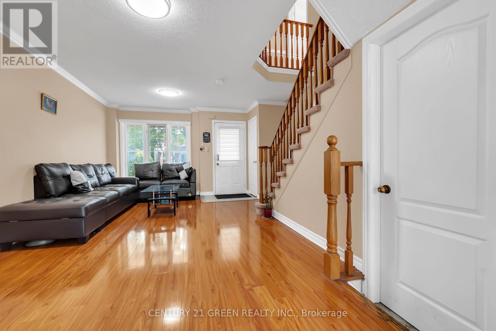 Photo 7 of 9 Flatlands Way, Brampton ON