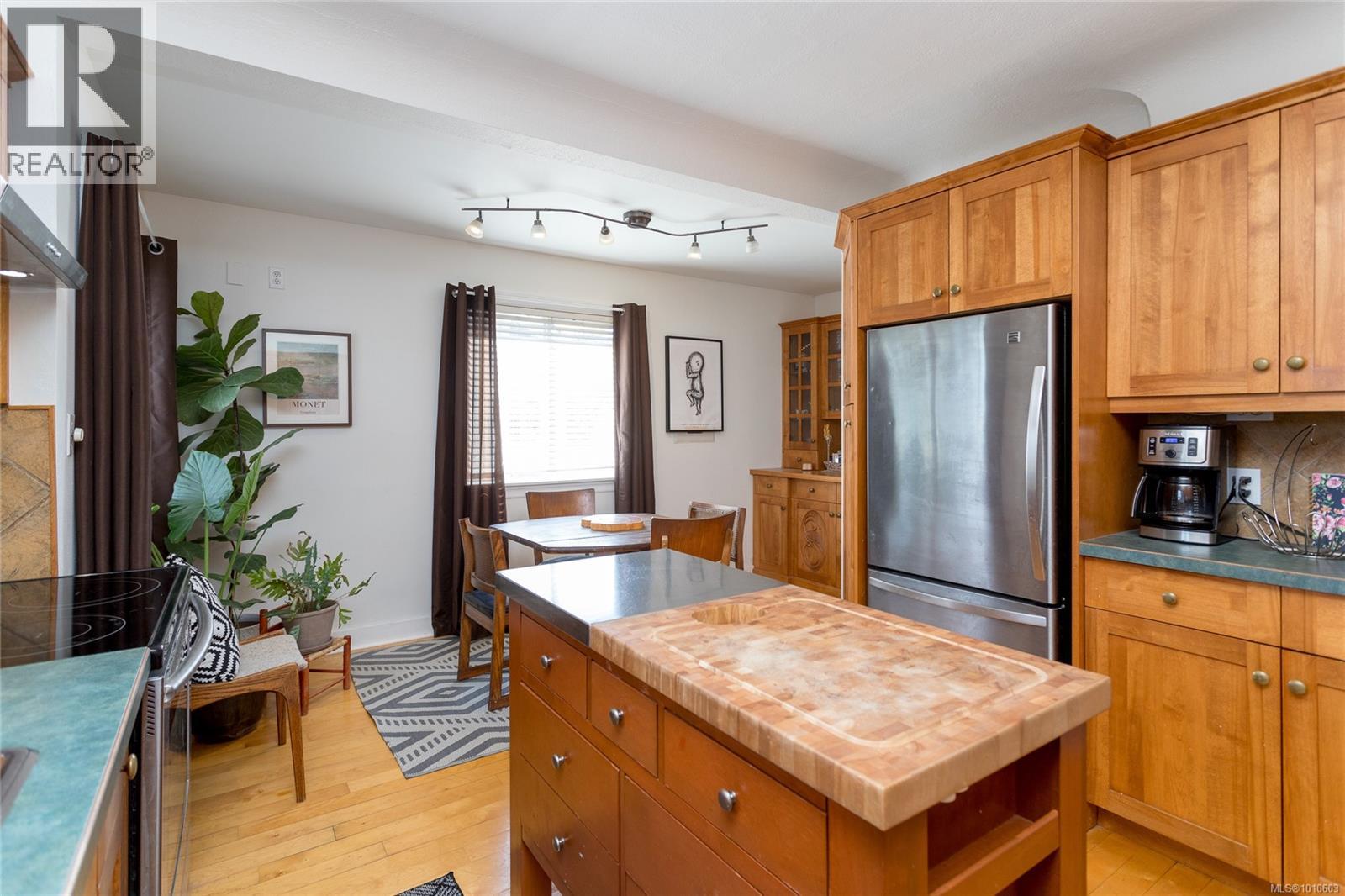 Photo 58 of 2833 Austin Ave, Saanich BC