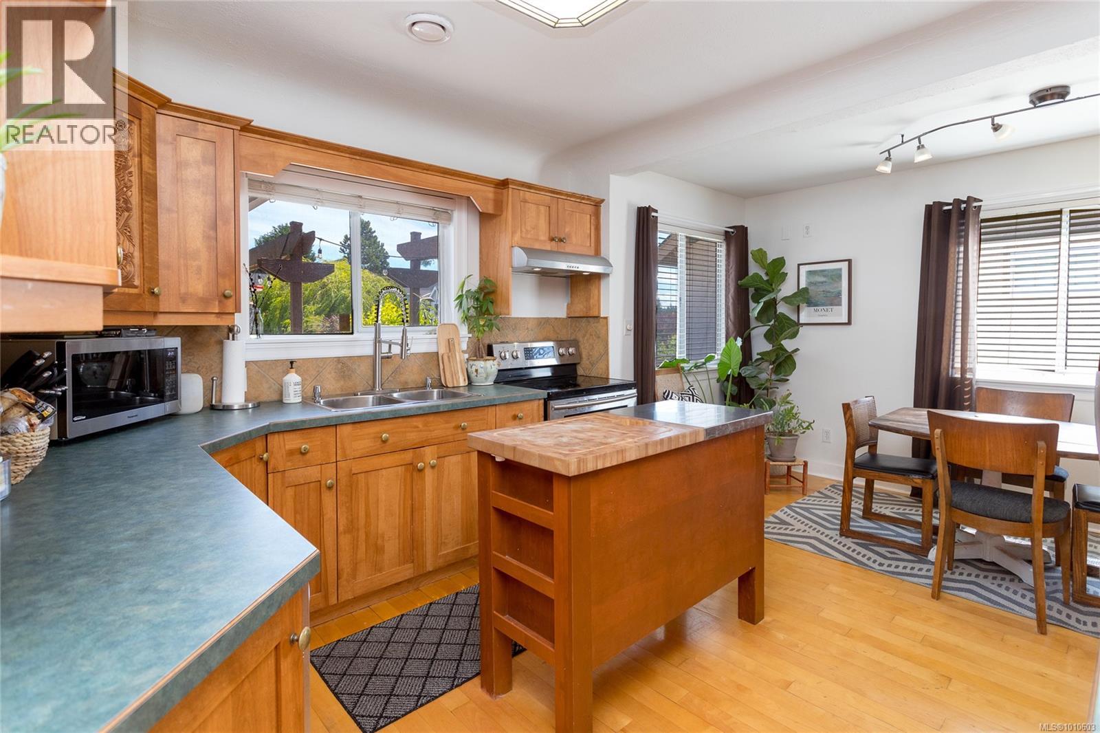 Photo 51 of 2833 Austin Ave, Saanich BC