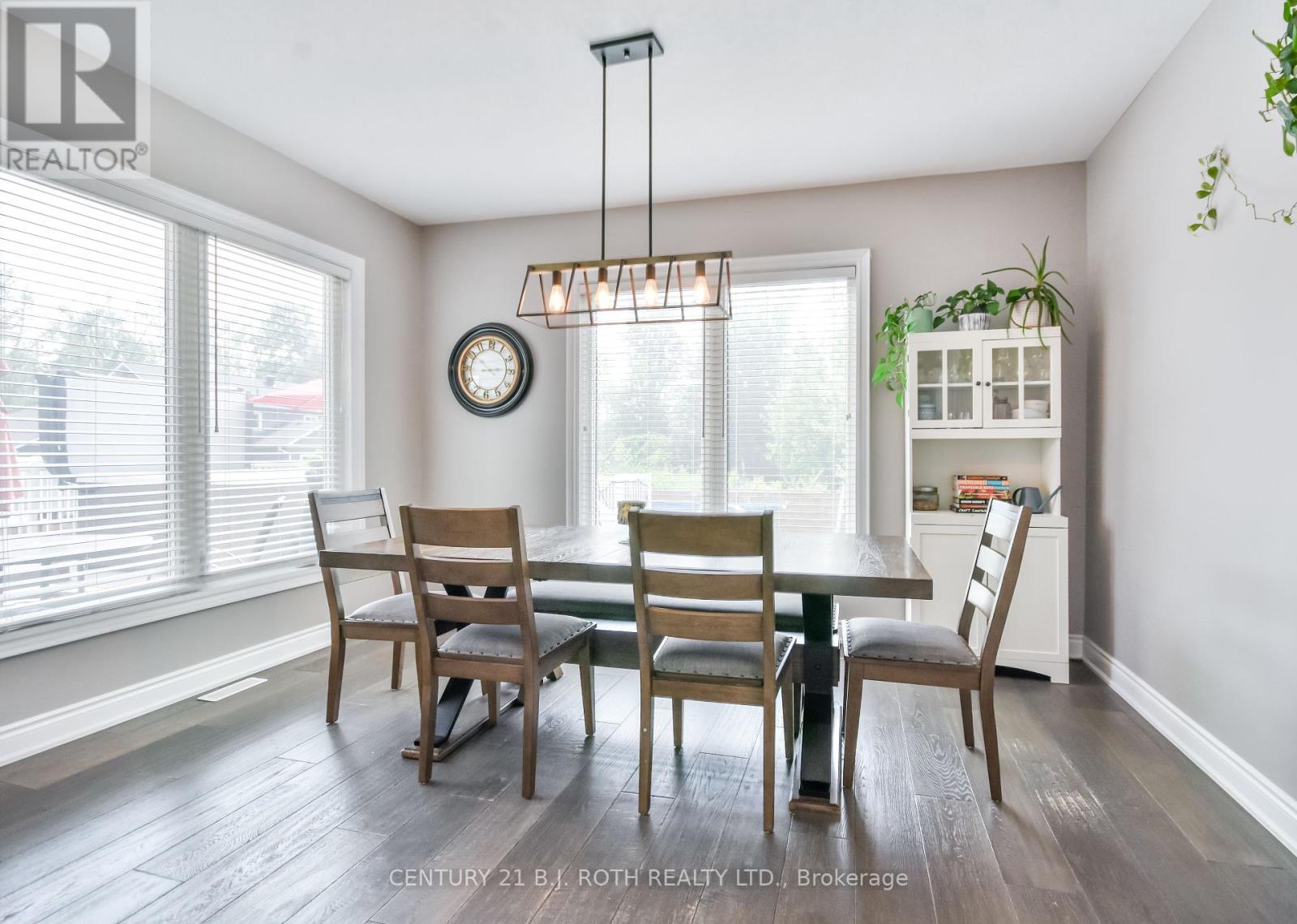Photo 7 of 3428 Timberline Avenue, Severn ON