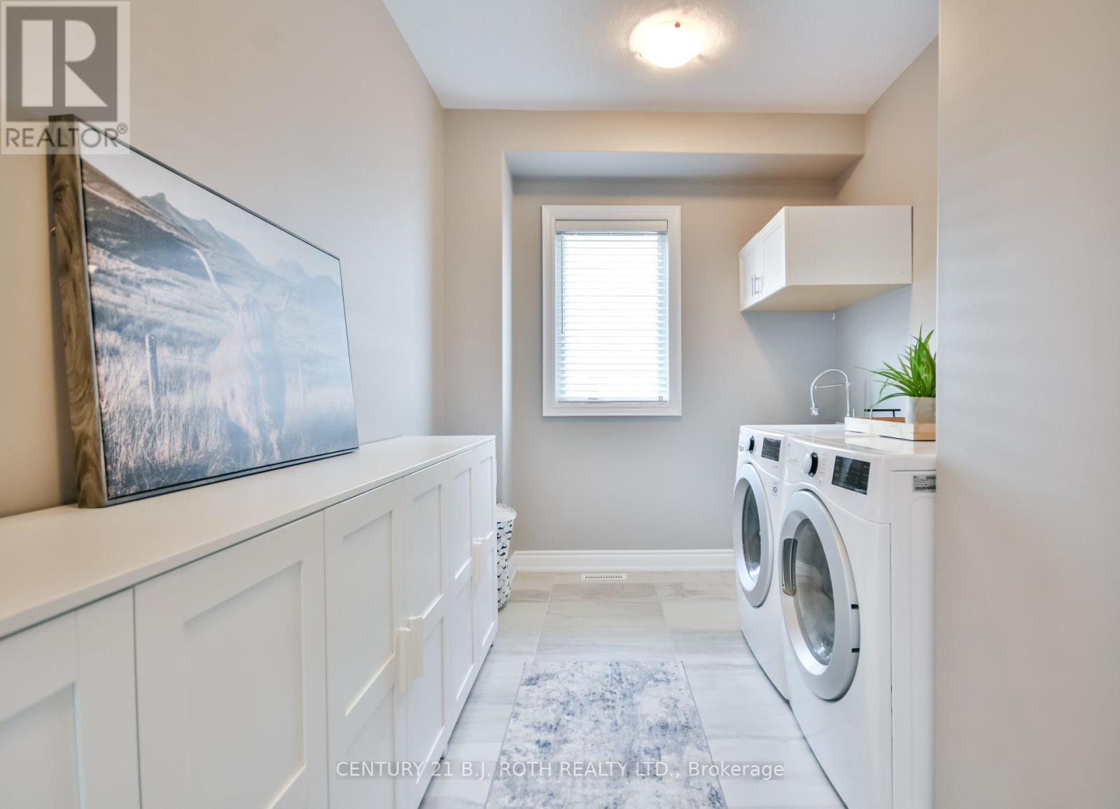 Photo 9 of 3428 Timberline Avenue, Severn ON