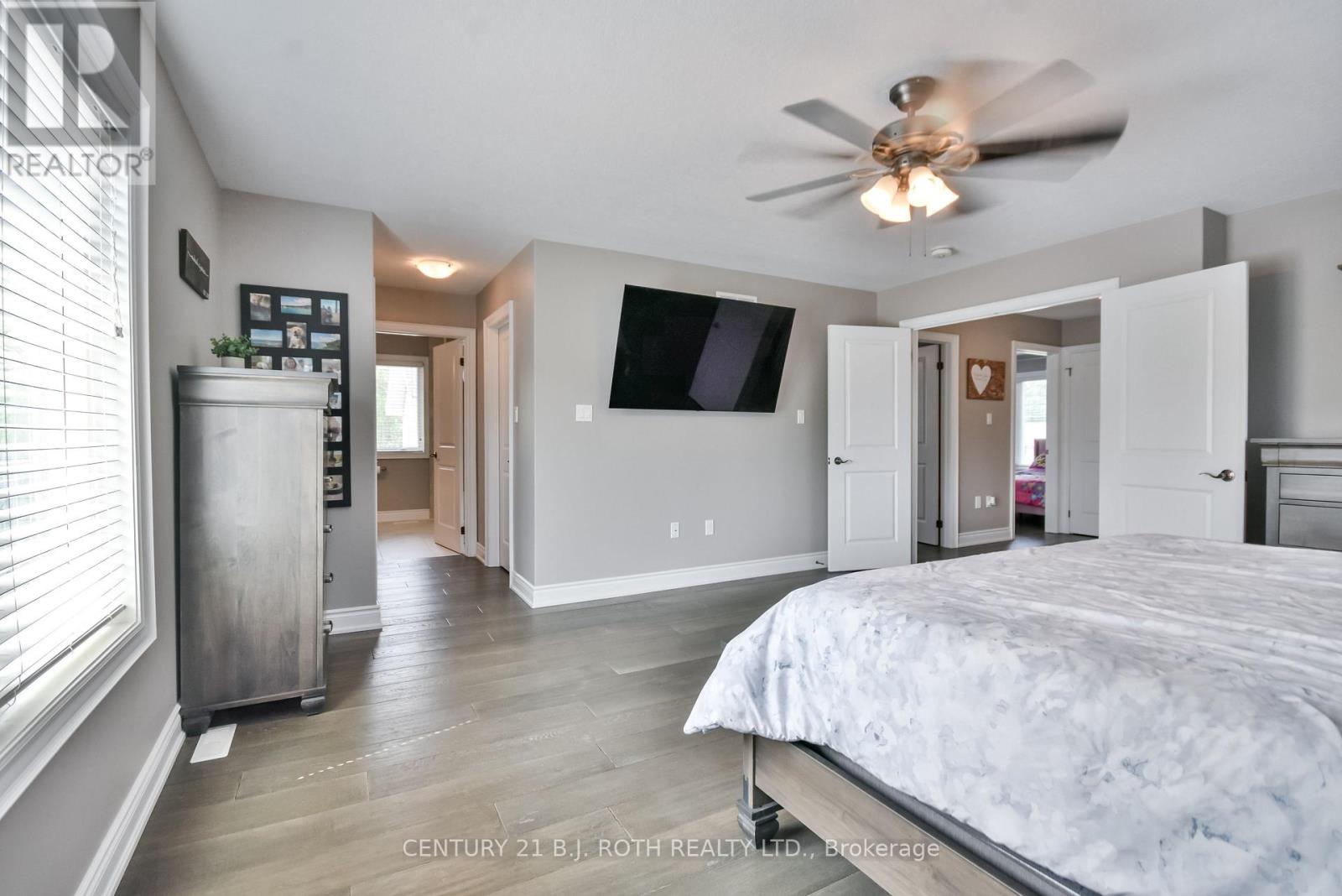 Photo 14 of 3428 Timberline Avenue, Severn ON