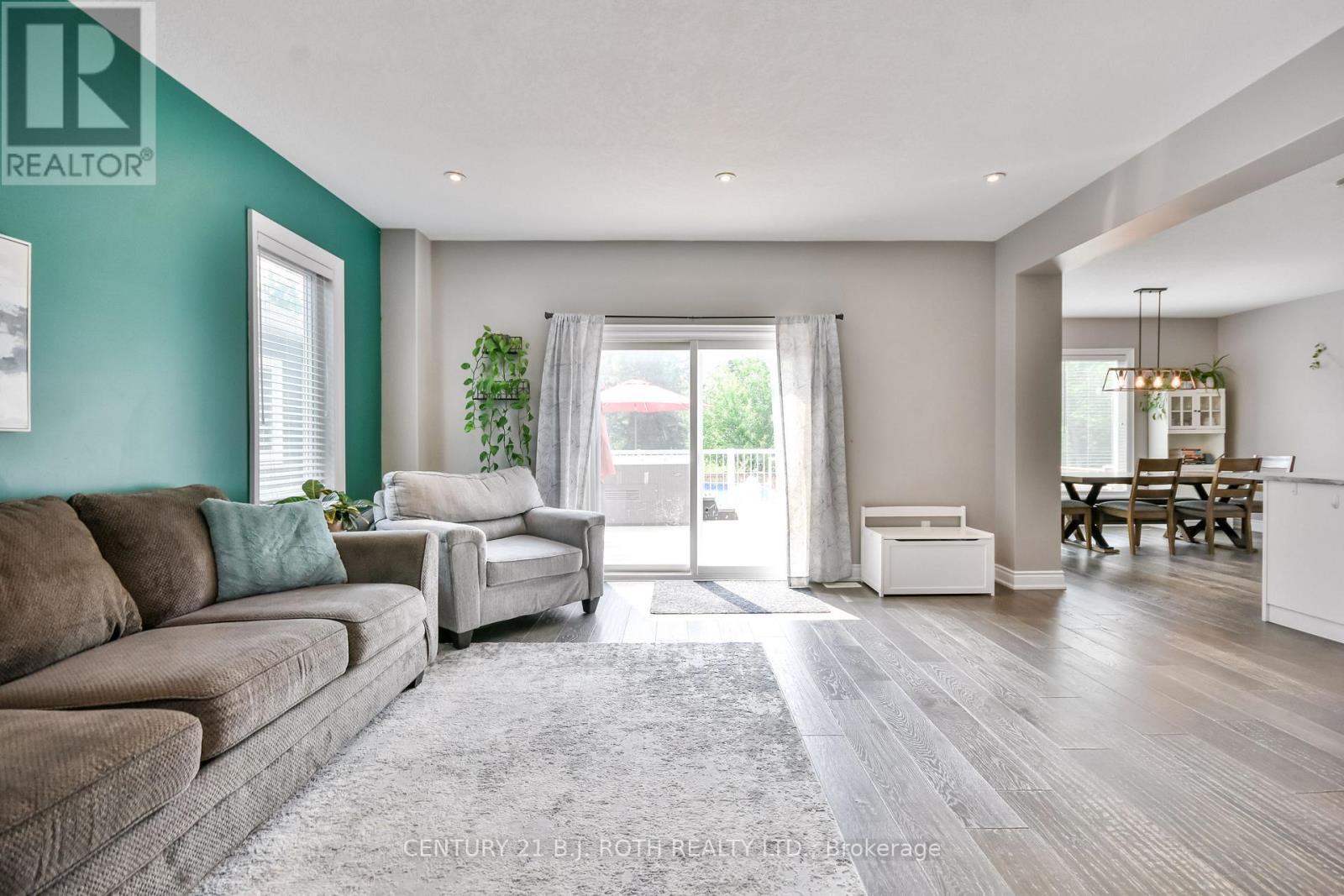 Photo 21 of 3428 Timberline Avenue, Severn ON