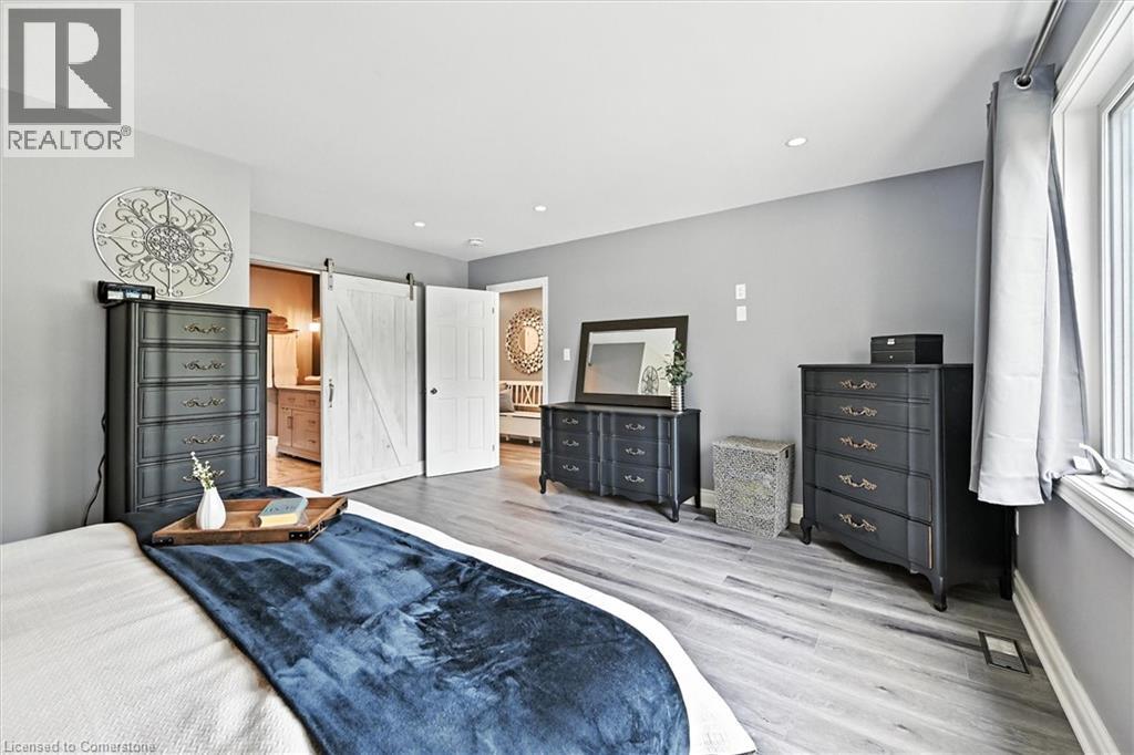 Photo 40 of 107 Aldercrest Avenue, Hamilton ON