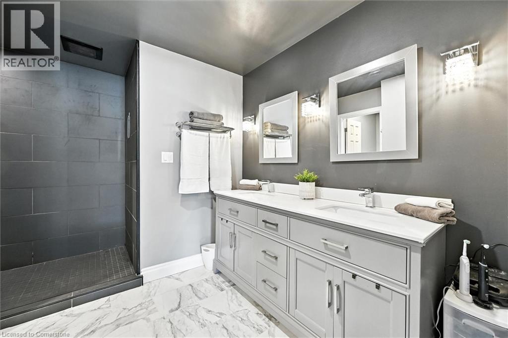 Photo 10 of 107 Aldercrest Avenue, Hamilton ON
