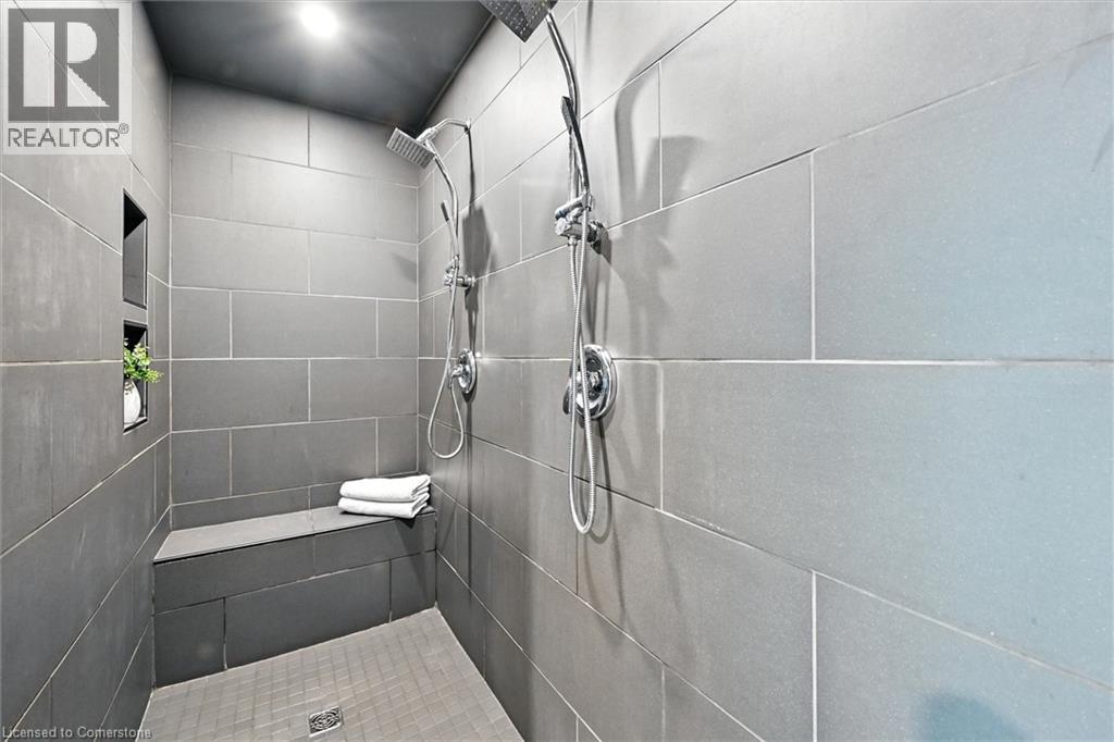 Photo 17 of 107 Aldercrest Avenue, Hamilton ON