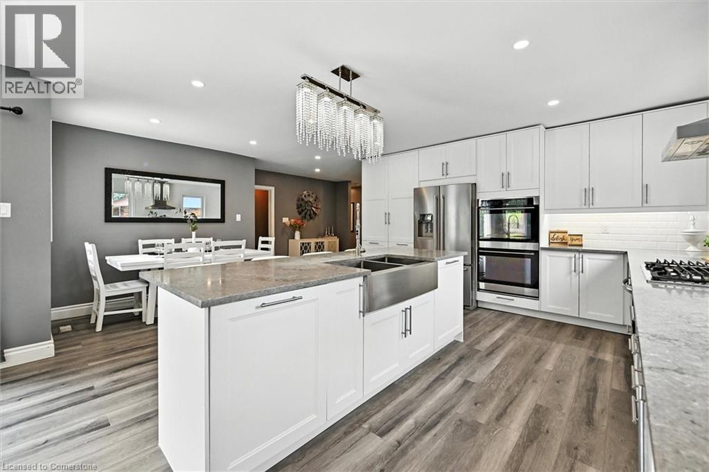 Photo 12 of 107 Aldercrest Avenue, Hamilton ON
