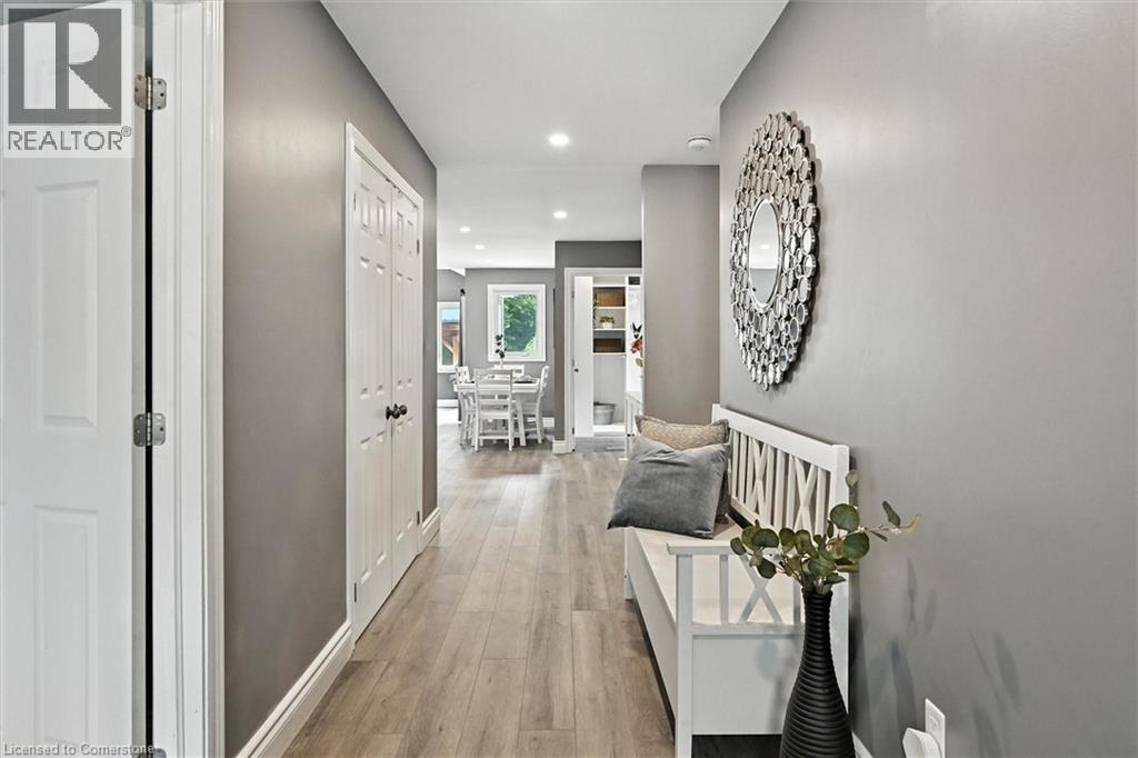 Photo 3 of 107 Aldercrest Avenue, Hamilton ON