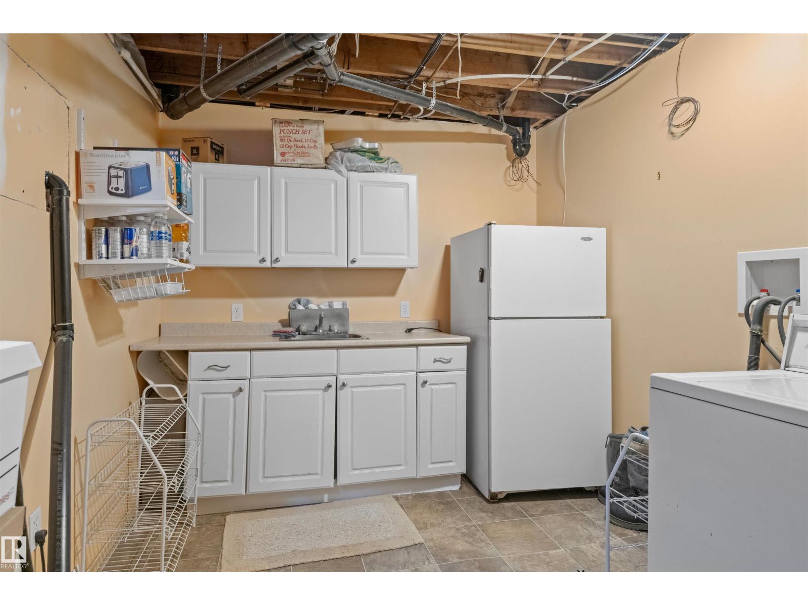 Photo 15 of 10616 136 St Nw, Edmonton AB