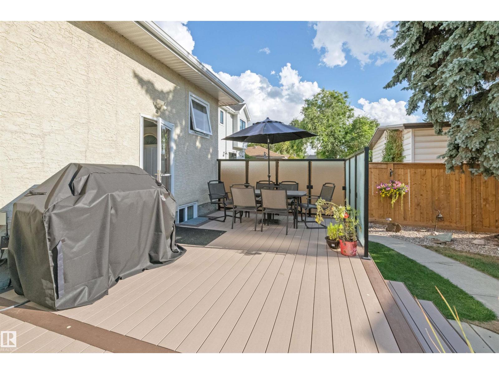 Photo 11 of 10616 136 St Nw, Edmonton AB
