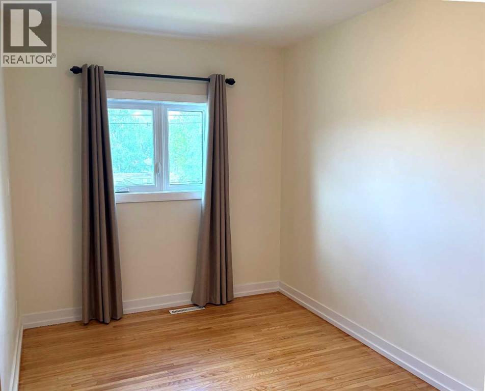 Multi-family House for Sale in    Avenue NW Banff Trail Calgary 