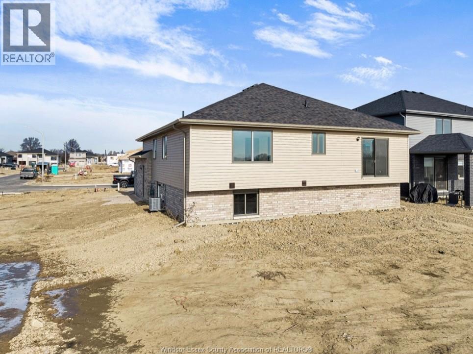 Photo 7 of 103 Kingsbridge Drive, Amherstburg ON