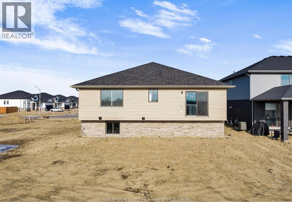 Photo 8 of 103 Kingsbridge Drive, Amherstburg ON