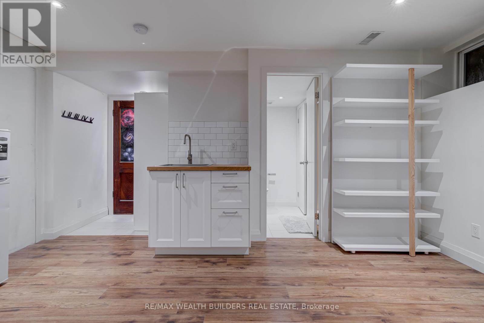 Photo 6 of 172 Indian Road Crescent, Toronto ON