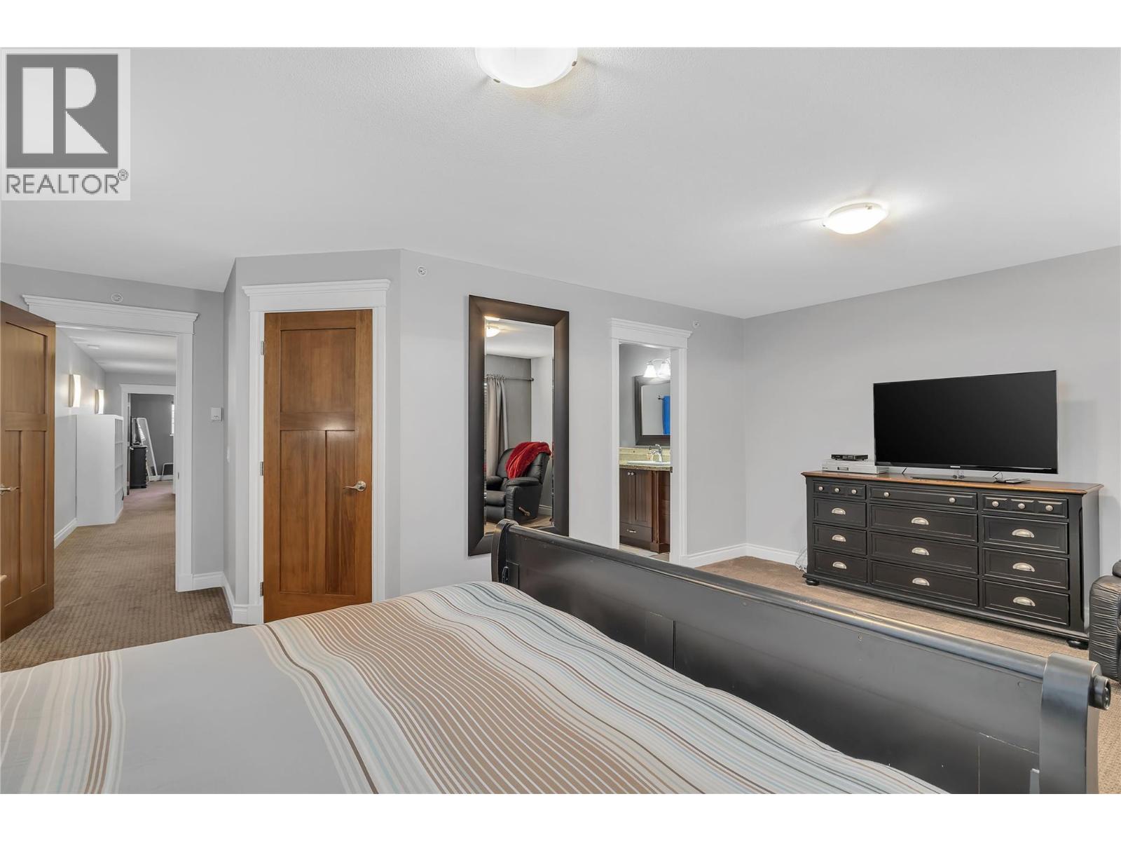 5045 Snowbird Way Unit# 5, Big White