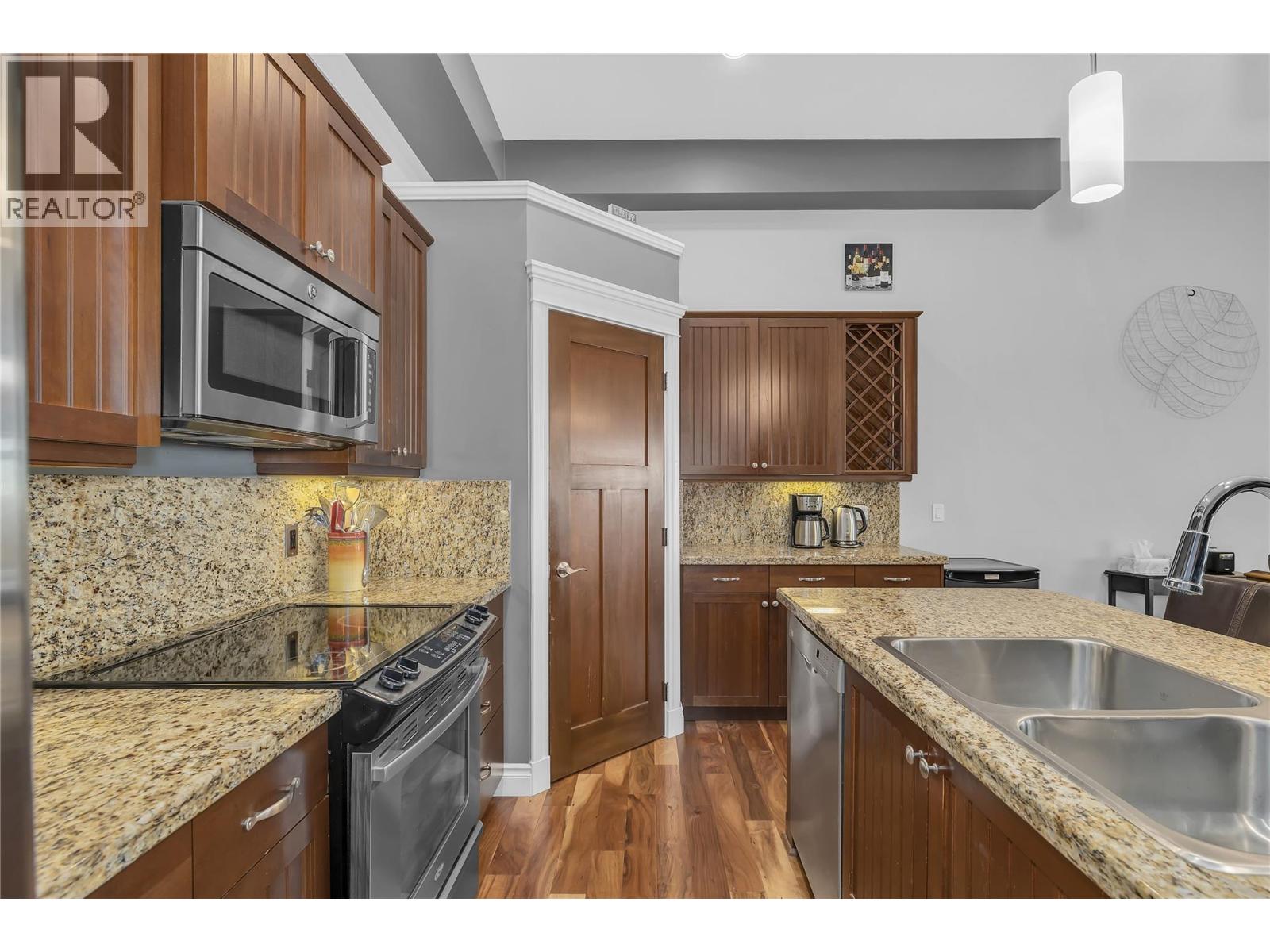 5045 Snowbird Way Unit# 5, Big White