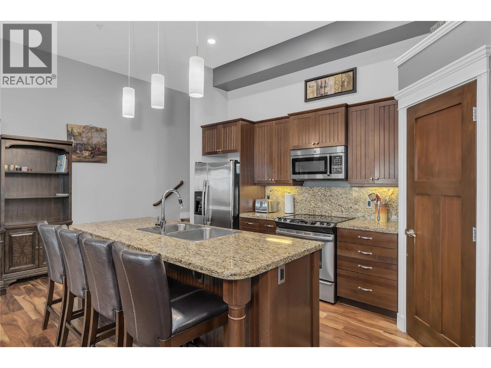 5045 Snowbird Way Unit# 5, Big White