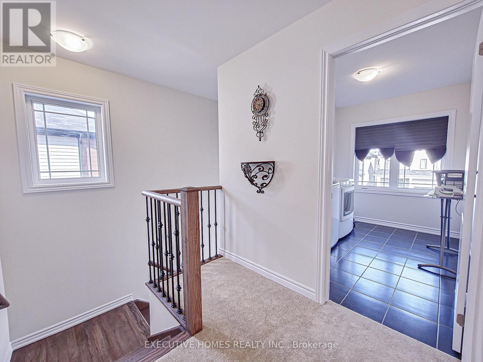 Photo 17 of 110 Explorer Way, Thorold ON