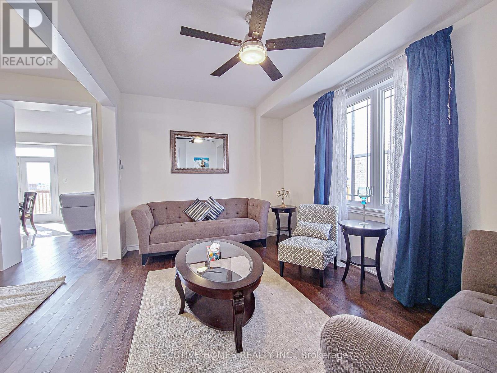 Photo 35 of 110 Explorer Way, Thorold ON