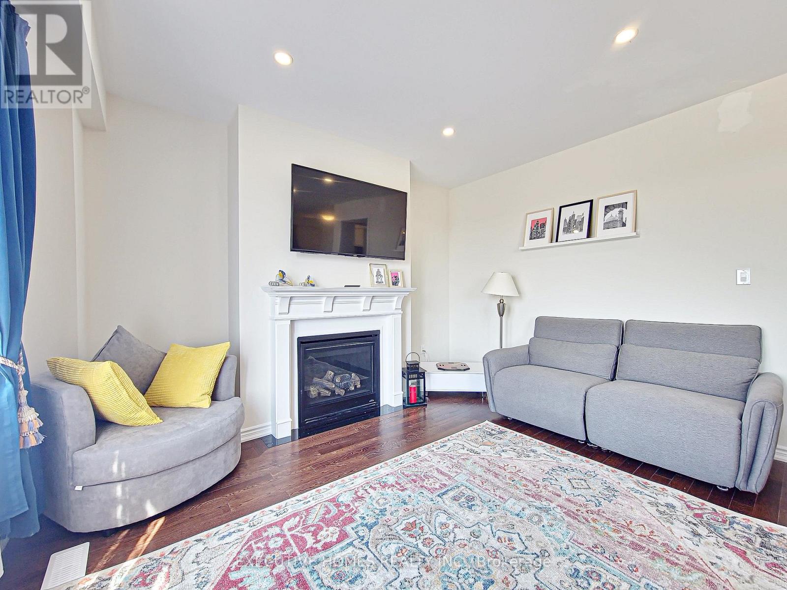 Photo 6 of 110 Explorer Way, Thorold ON